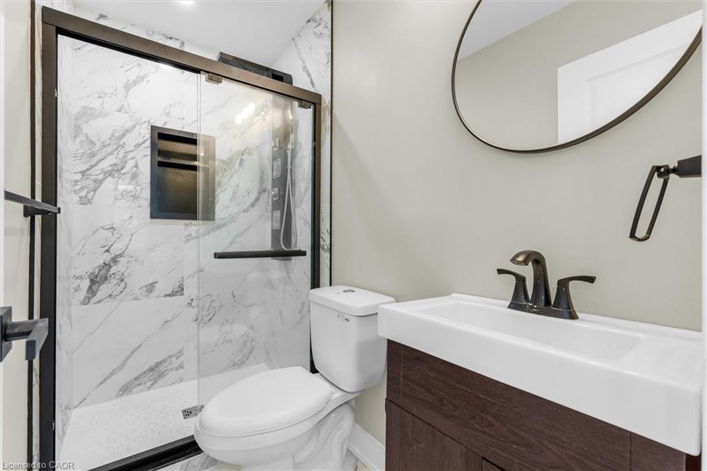 1965 Brampton Street, Hamilton, ON - Indoor Photo Showing Bathroom