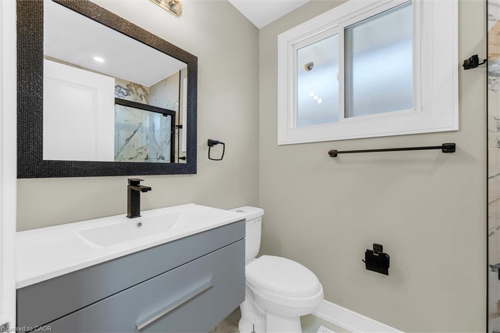 1965 Brampton Street, Hamilton, ON - Indoor Photo Showing Bathroom