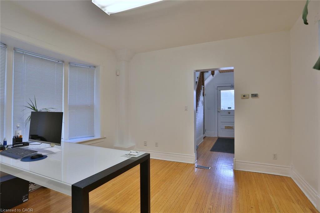 127 Duke Street E, Kitchener, ON - Indoor Photo Showing Office