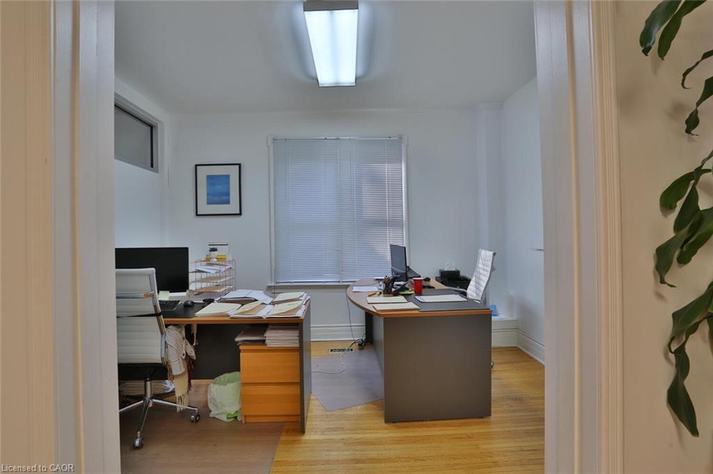 127 Duke Street E, Kitchener, ON - Indoor Photo Showing Office