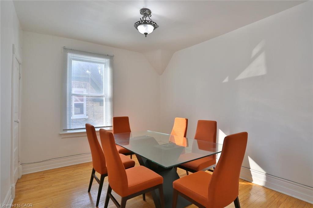 127 Duke Street E, Kitchener, ON - Indoor Photo Showing Dining Room