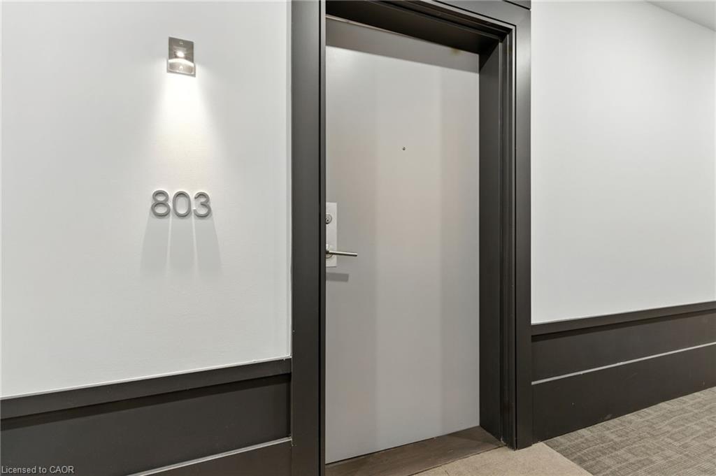 803-16 Concord Place, Grimsby, ON - Indoor Photo Showing Other Room