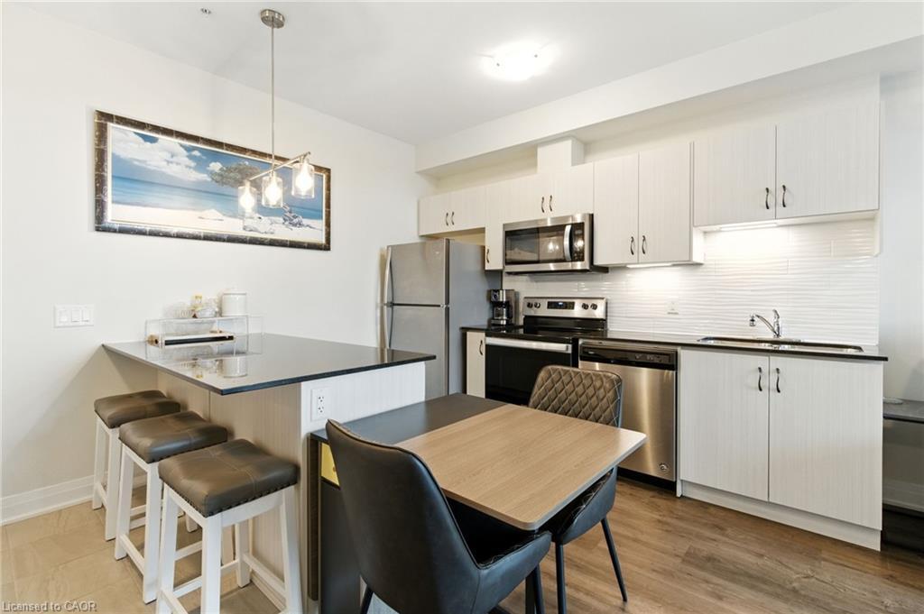 803-16 Concord Place, Grimsby, ON - Indoor