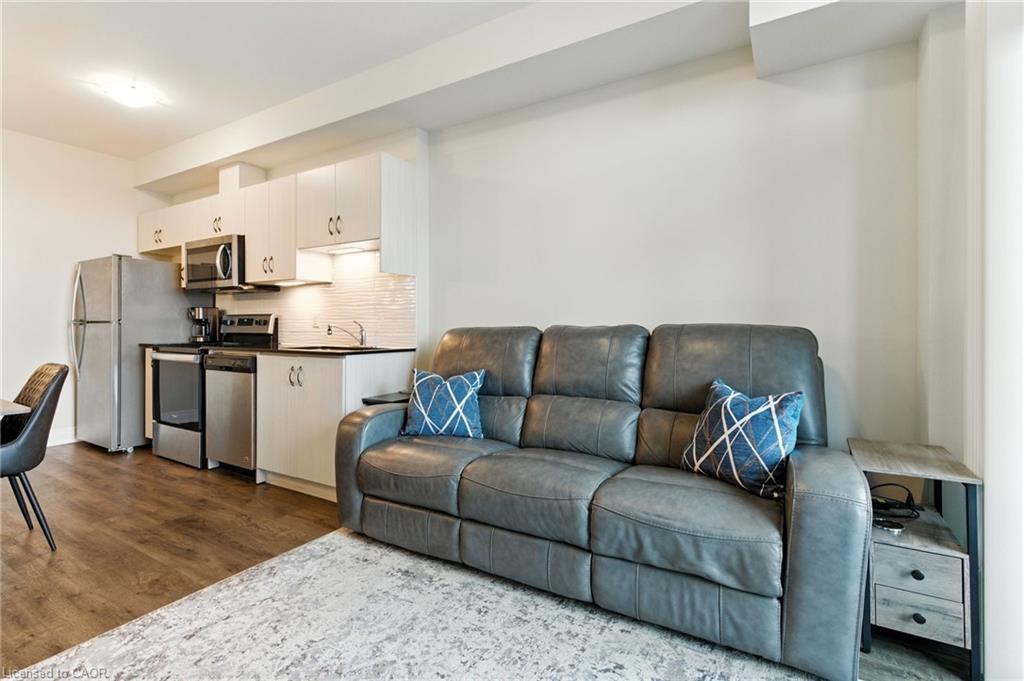 803-16 Concord Place, Grimsby, ON - Indoor