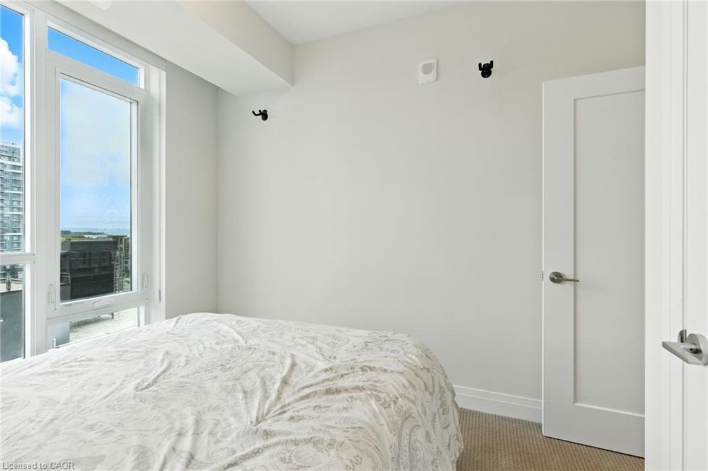 803-16 Concord Place, Grimsby, ON - Indoor Photo Showing Bedroom