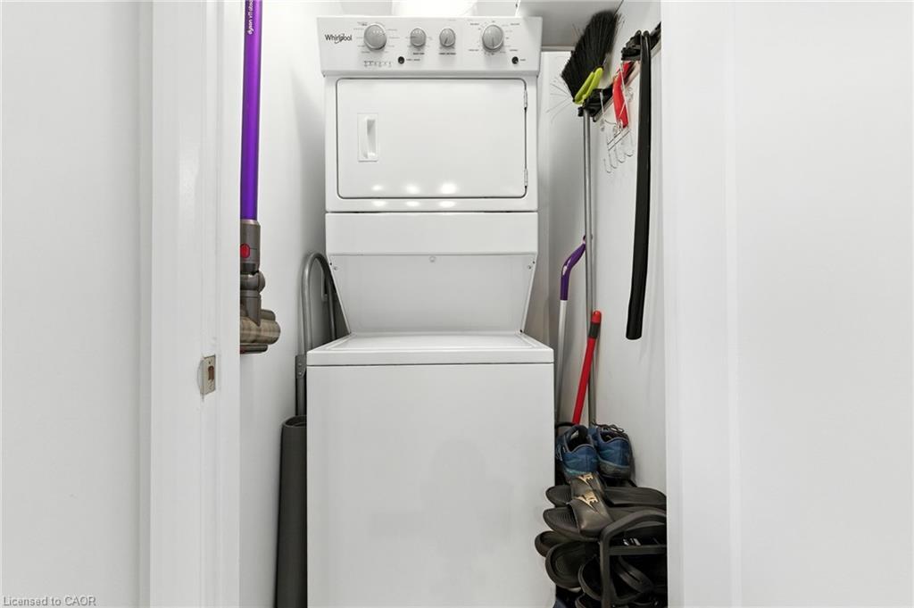 803-16 Concord Place, Grimsby, ON - Indoor Photo Showing Laundry Room