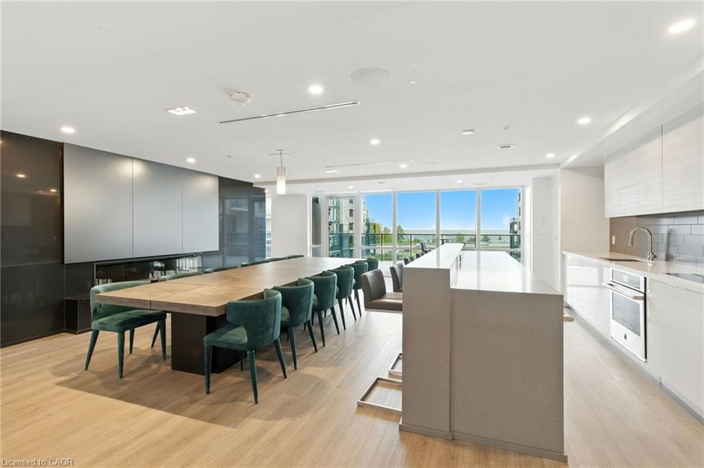 803-16 Concord Place, Grimsby, ON - Indoor