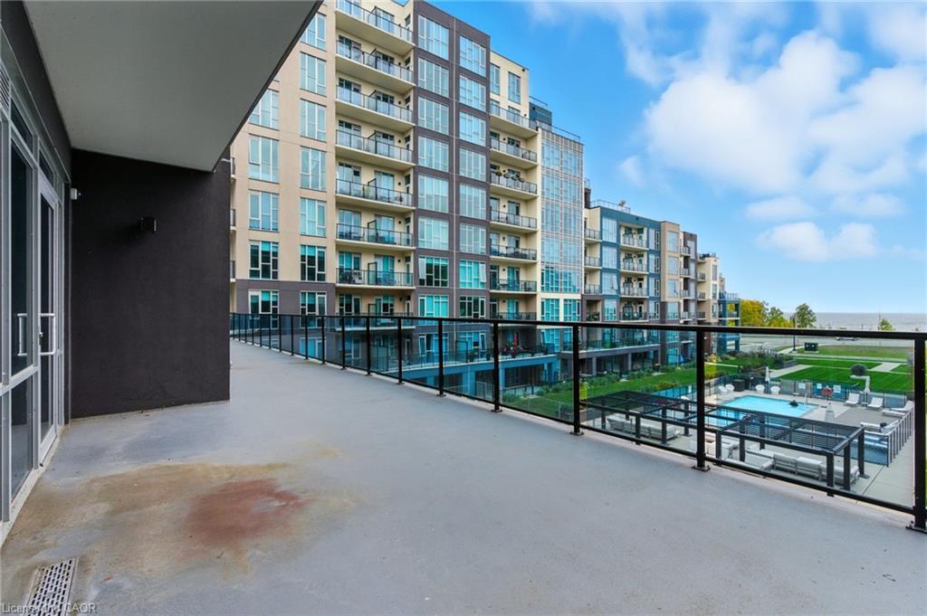 803-16 Concord Place, Grimsby, ON - Outdoor With Balcony
