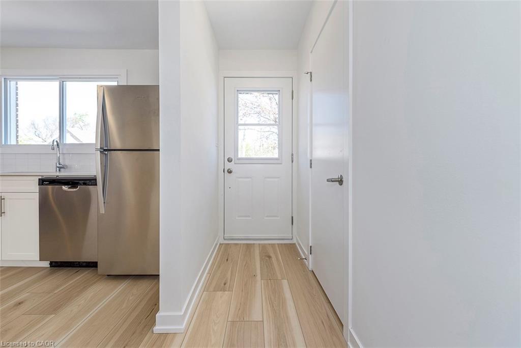 8-20 Anna Capri Drive, Hamilton, ON - Indoor Photo Showing Other Room