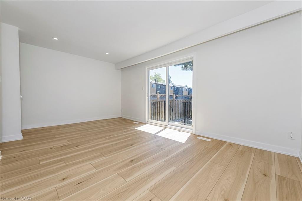 8-20 Anna Capri Drive, Hamilton, ON - Indoor Photo Showing Other Room