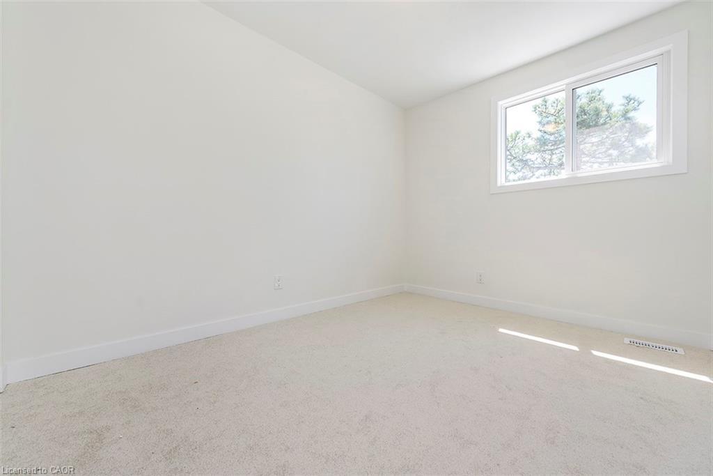 8-20 Anna Capri Drive, Hamilton, ON - Indoor Photo Showing Other Room