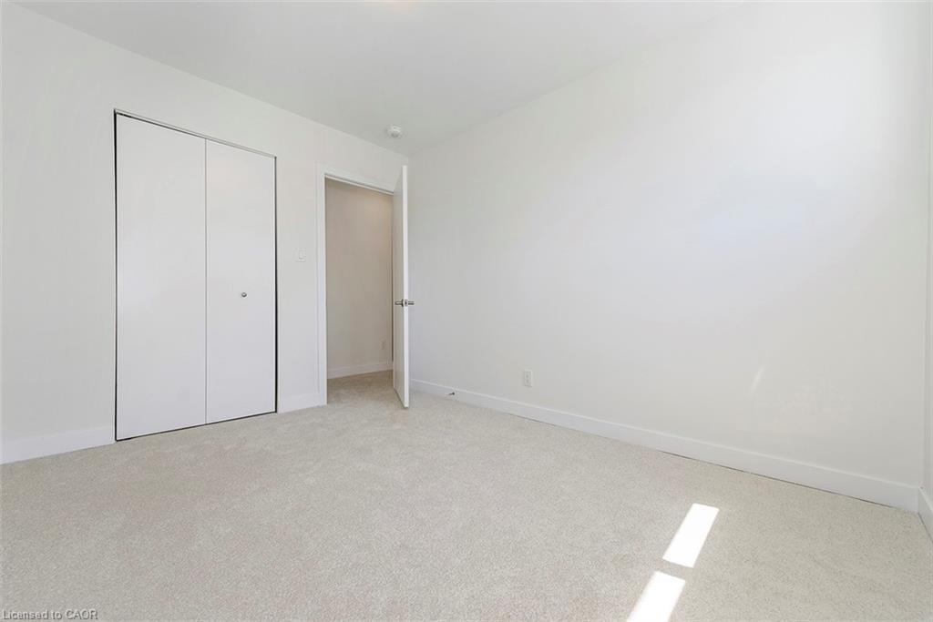 8-20 Anna Capri Drive, Hamilton, ON - Indoor Photo Showing Other Room