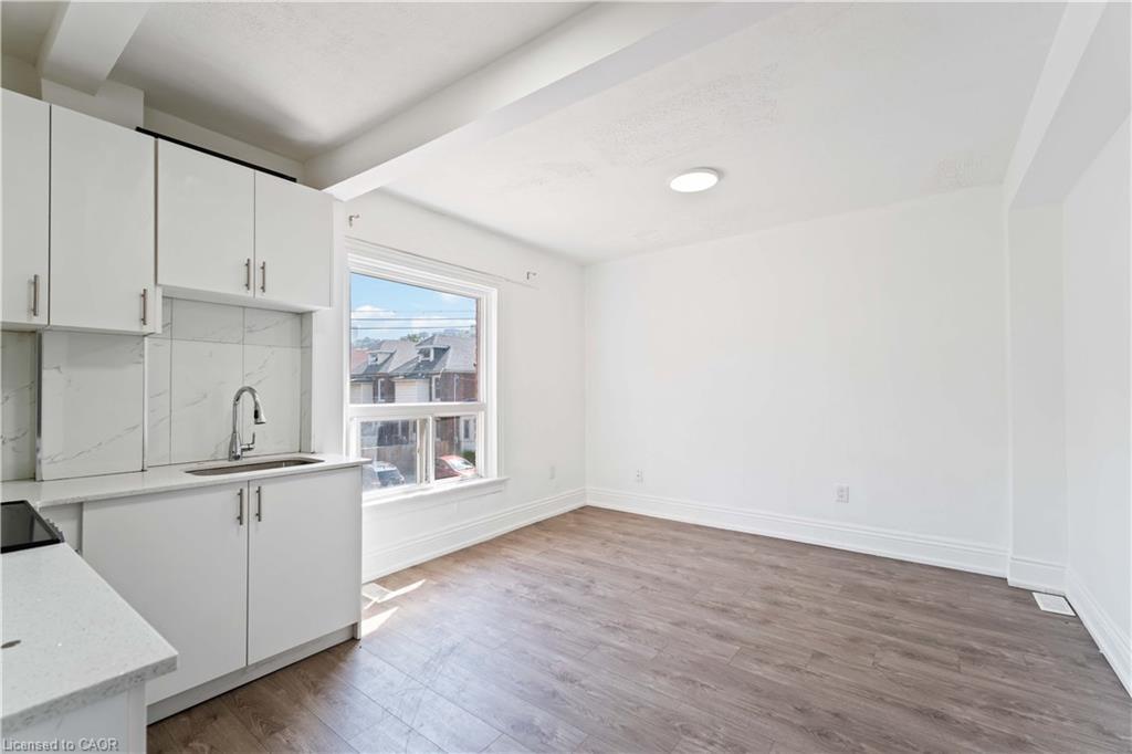 3-110 Myrtle Avenue, Hamilton, ON - Indoor