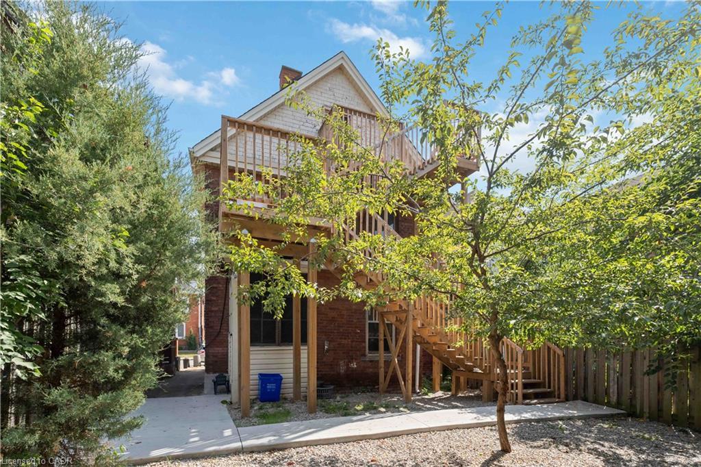 3-110 Myrtle Avenue, Hamilton, ON - Outdoor