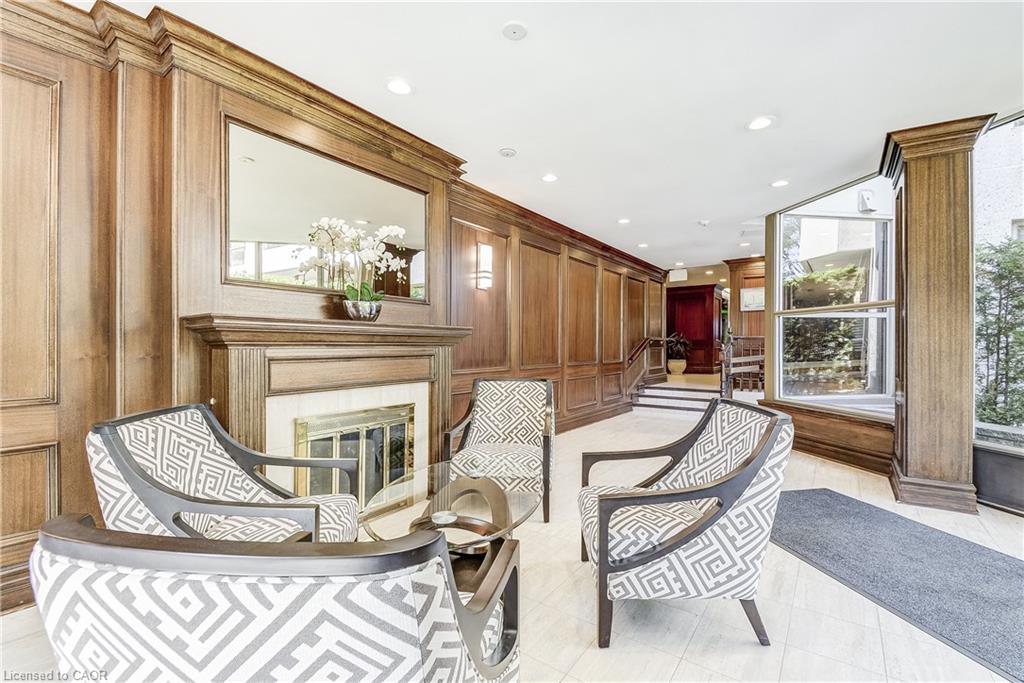 809-1201 North Shore Boulevard E, Burlington, ON - Indoor