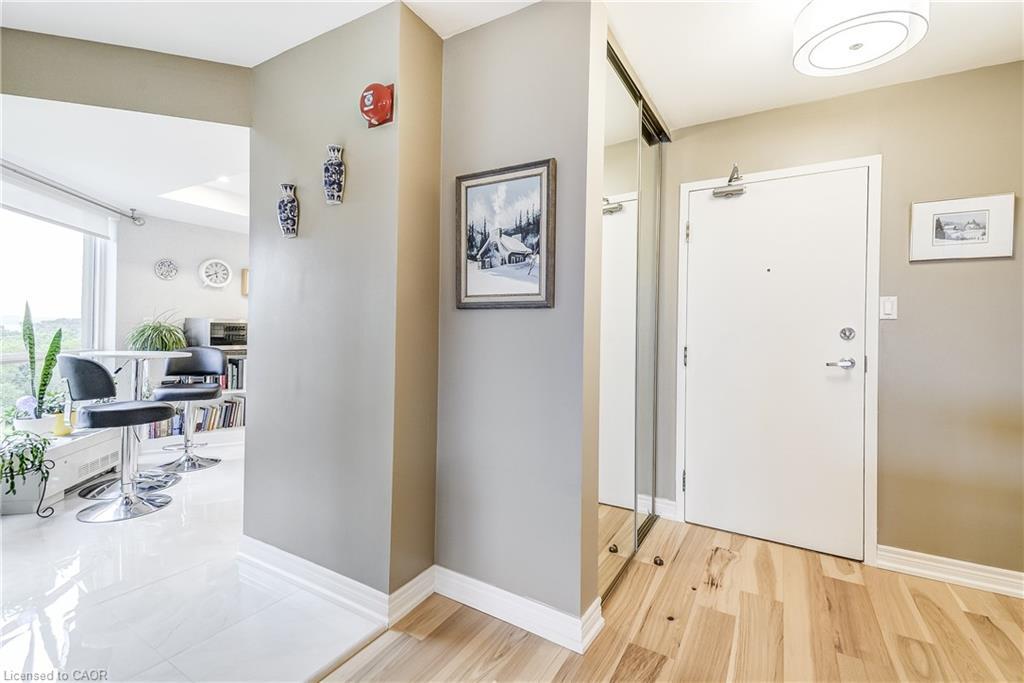 809-1201 North Shore Boulevard E, Burlington, ON - Indoor Photo Showing Other Room