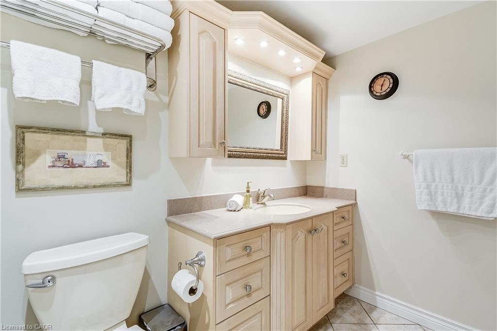 809-1201 North Shore Boulevard E, Burlington, ON - Indoor Photo Showing Bathroom
