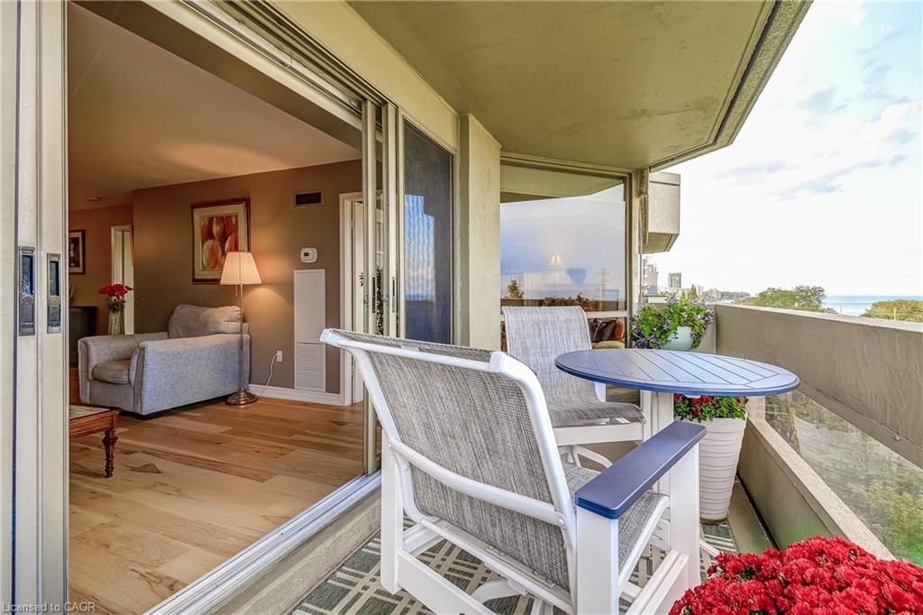 809-1201 North Shore Boulevard E, Burlington, ON - Outdoor With Deck Patio Veranda With Exterior