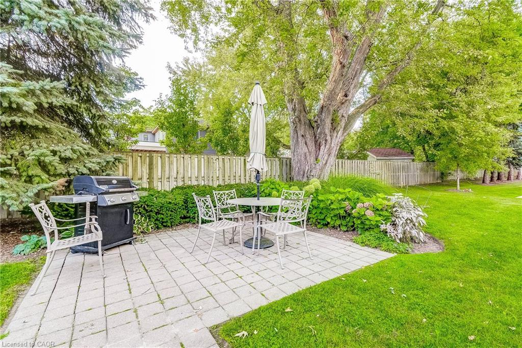 809-1201 North Shore Boulevard E, Burlington, ON - Outdoor With Deck Patio Veranda With Backyard
