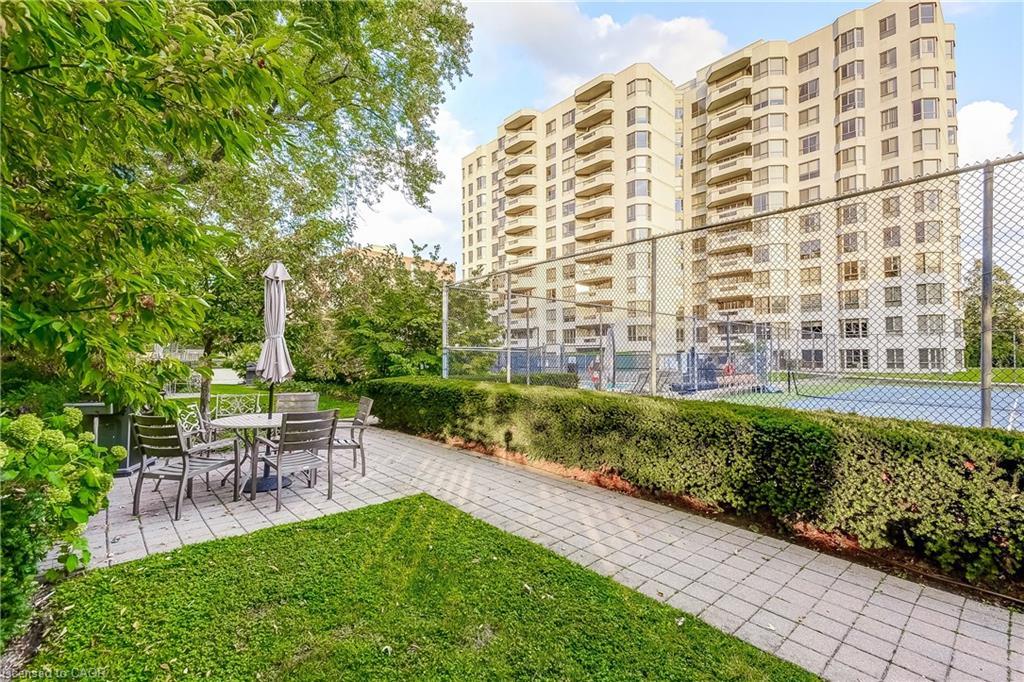 809-1201 North Shore Boulevard E, Burlington, ON - Outdoor