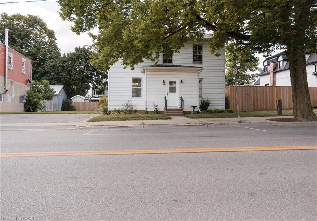 136 Robinson Street, Simcoe, ON - Outdoor