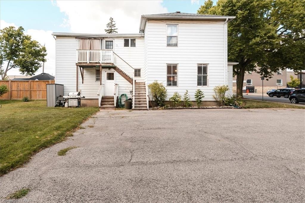 136 Robinson Street, Simcoe, ON - Outdoor