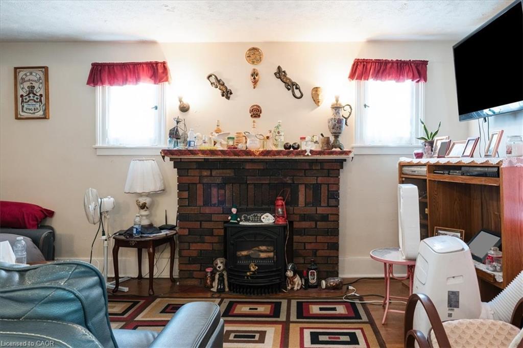 136 Robinson Street, Simcoe, ON - Indoor