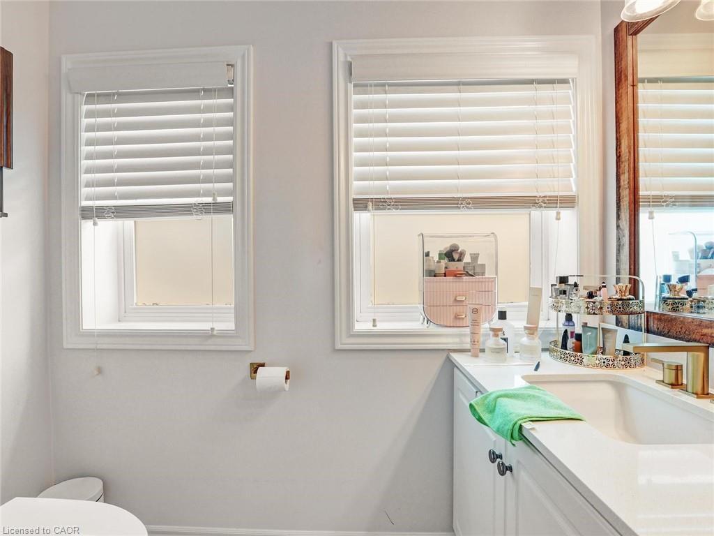 209 Briarmeadow Drive, Kitchener, ON - Indoor Photo Showing Bathroom