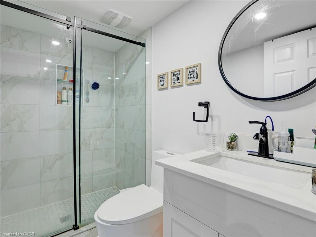 209 Briarmeadow Drive, Kitchener, ON - Indoor Photo Showing Bathroom
