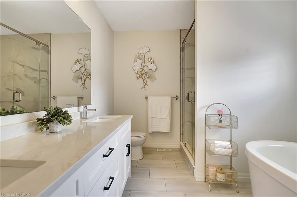 909 Dunnigan Court, Kitchener, ON - Indoor Photo Showing Bathroom