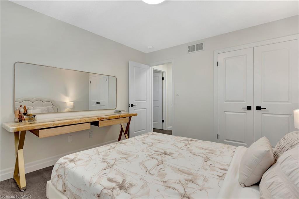 909 Dunnigan Court, Kitchener, ON - Indoor Photo Showing Bedroom