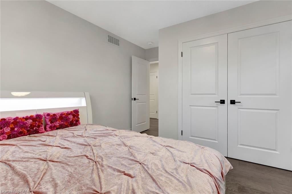 909 Dunnigan Court, Kitchener, ON - Indoor Photo Showing Bedroom