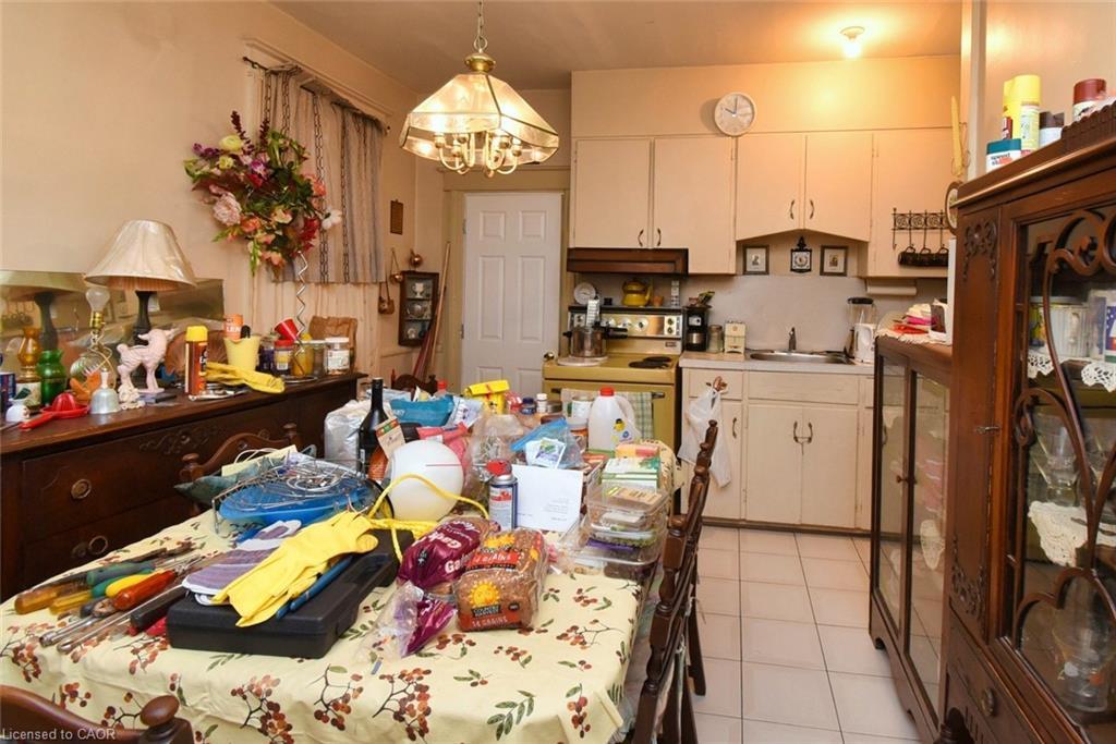 14 Spruceside Avenue, Hamilton, ON - Indoor