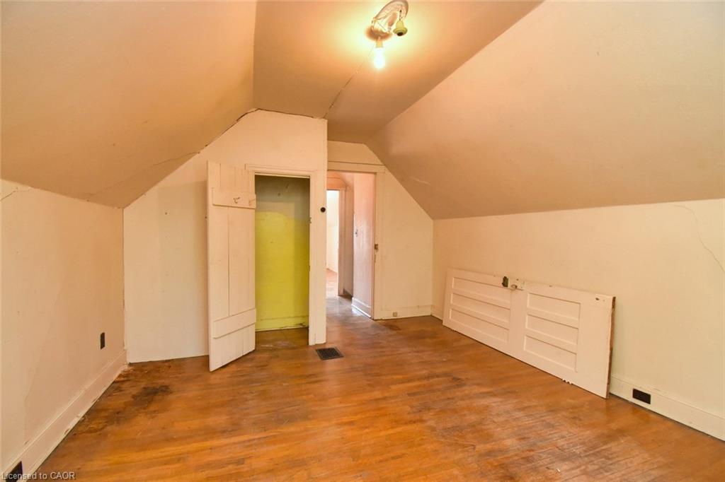 14 Spruceside Avenue, Hamilton, ON - Indoor Photo Showing Other Room