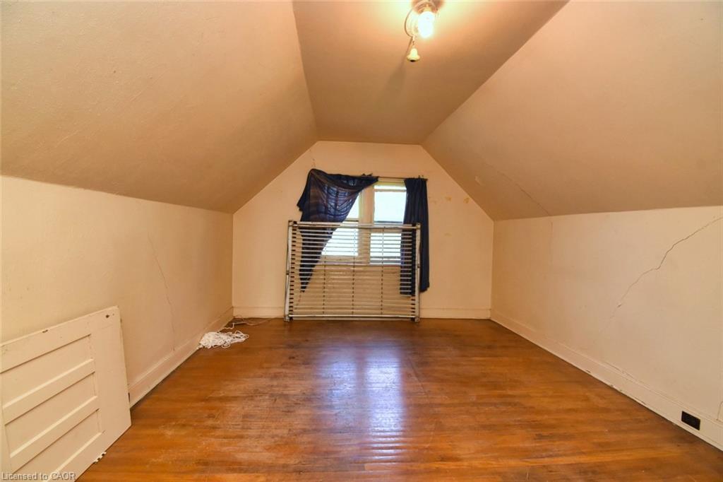 14 Spruceside Avenue, Hamilton, ON - Indoor Photo Showing Other Room