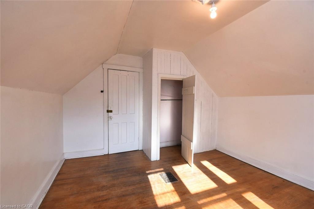 14 Spruceside Avenue, Hamilton, ON - Indoor Photo Showing Other Room