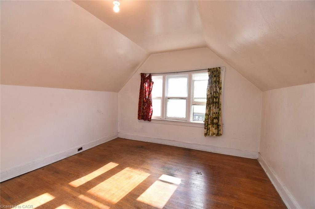 14 Spruceside Avenue, Hamilton, ON - Indoor Photo Showing Other Room