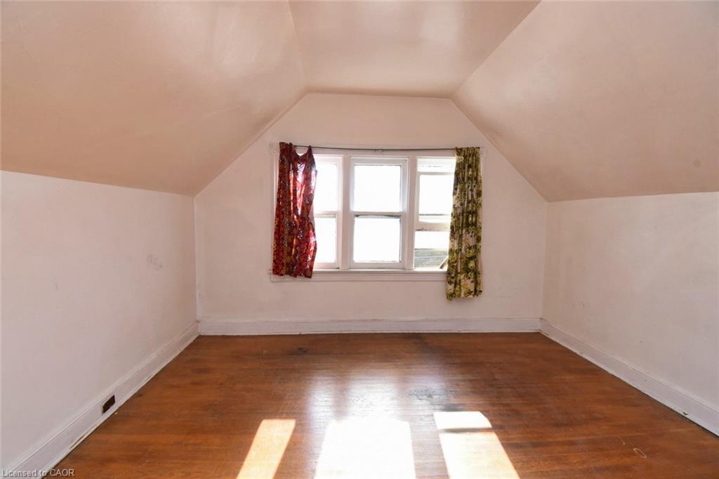 14 Spruceside Avenue, Hamilton, ON - Indoor Photo Showing Other Room