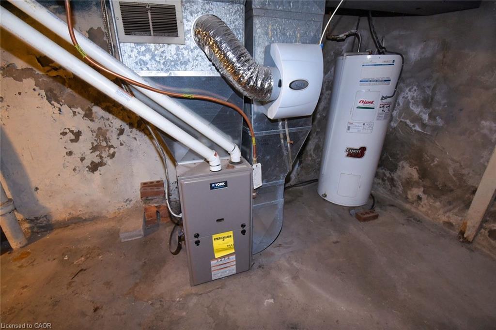 14 Spruceside Avenue, Hamilton, ON - Indoor Photo Showing Basement