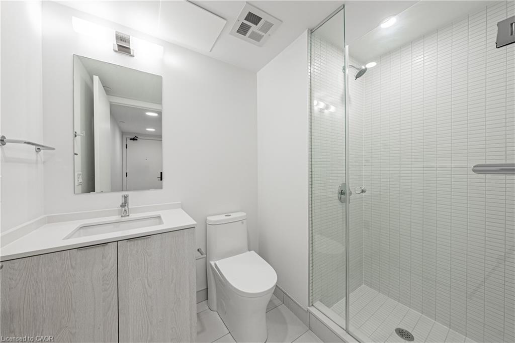 511-1 Jarvis Street, Hamilton, ON - Indoor Photo Showing Bathroom