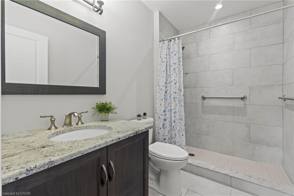 12 Nolan Trail, Hamilton, ON - Indoor Photo Showing Bathroom