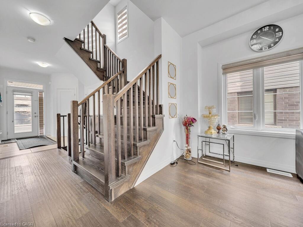 30 Times Square Boulevard, Hamilton, ON - Indoor Photo Showing Other Room