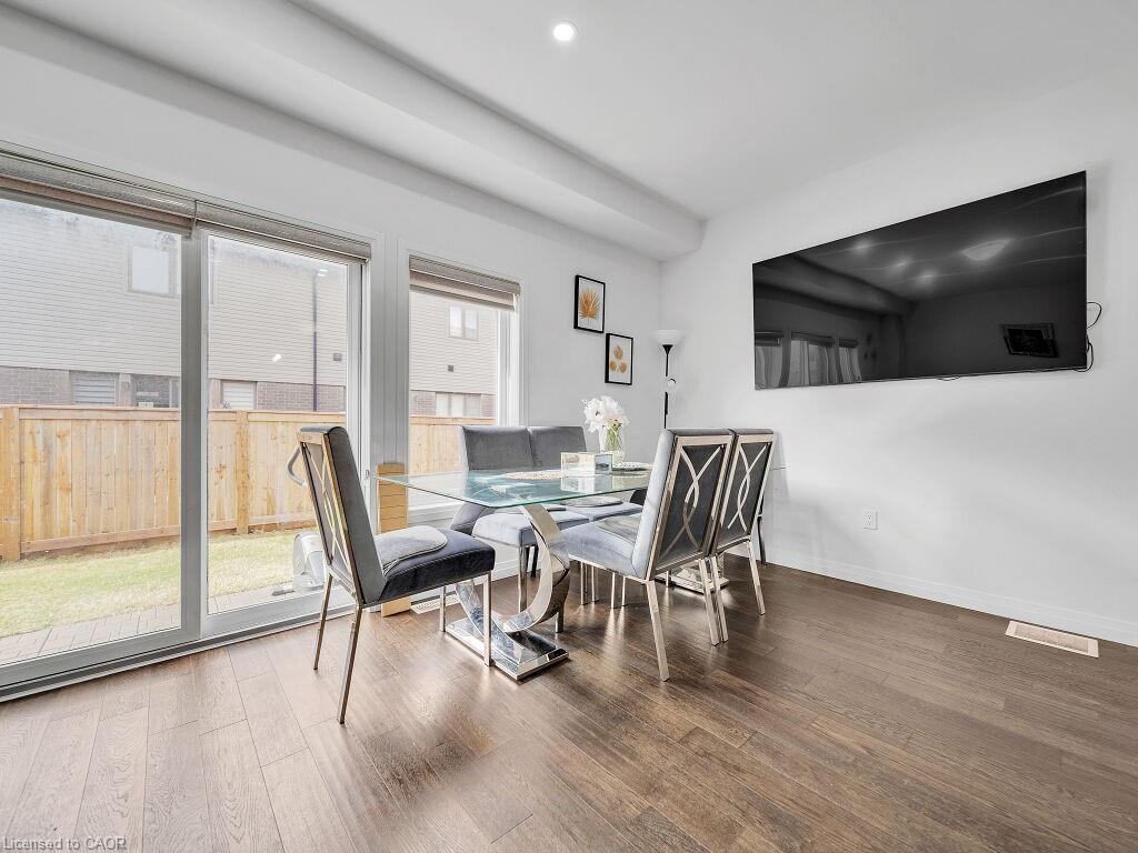30 Times Square Boulevard, Hamilton, ON - Indoor Photo Showing Other Room