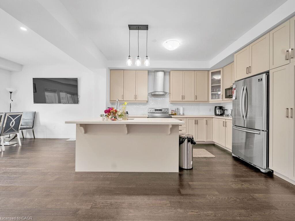 30 Times Square Boulevard, Hamilton, ON - Indoor Photo Showing Kitchen