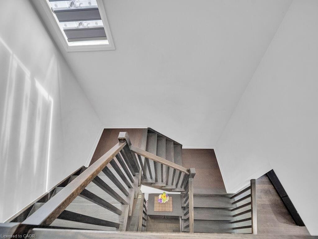 30 Times Square Boulevard, Hamilton, ON - Photo Showing Other Room