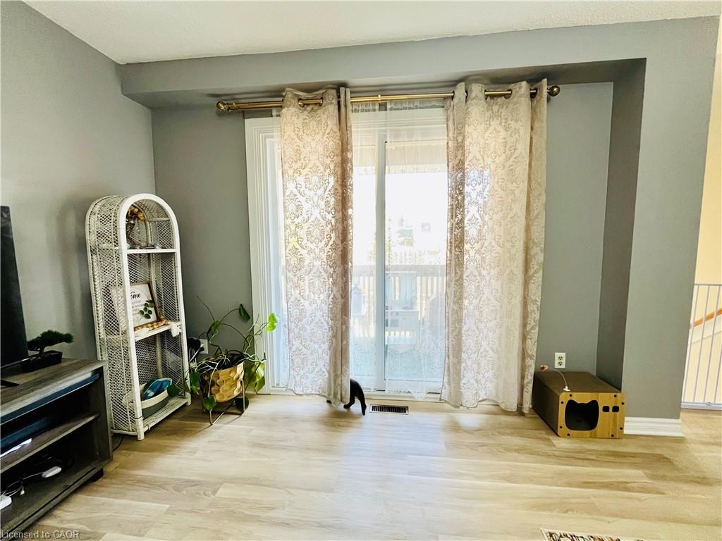 18-1300 Upper Ottawa Street, Hamilton, ON - Indoor Photo Showing Other Room