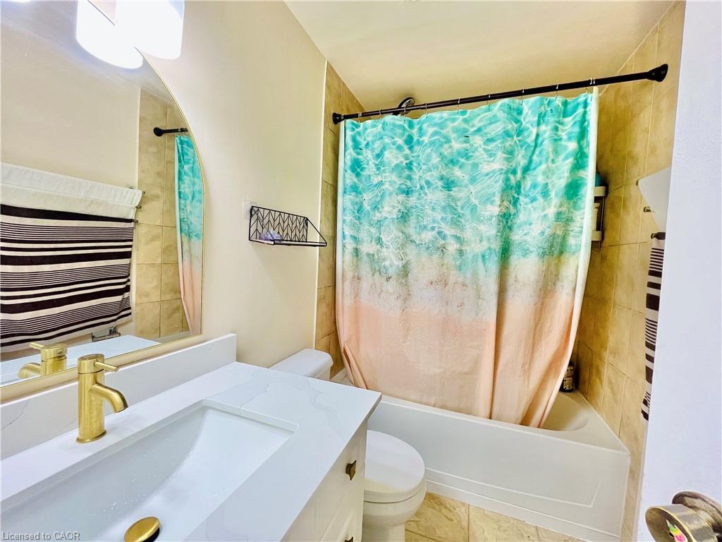 18-1300 Upper Ottawa Street, Hamilton, ON - Indoor Photo Showing Bathroom