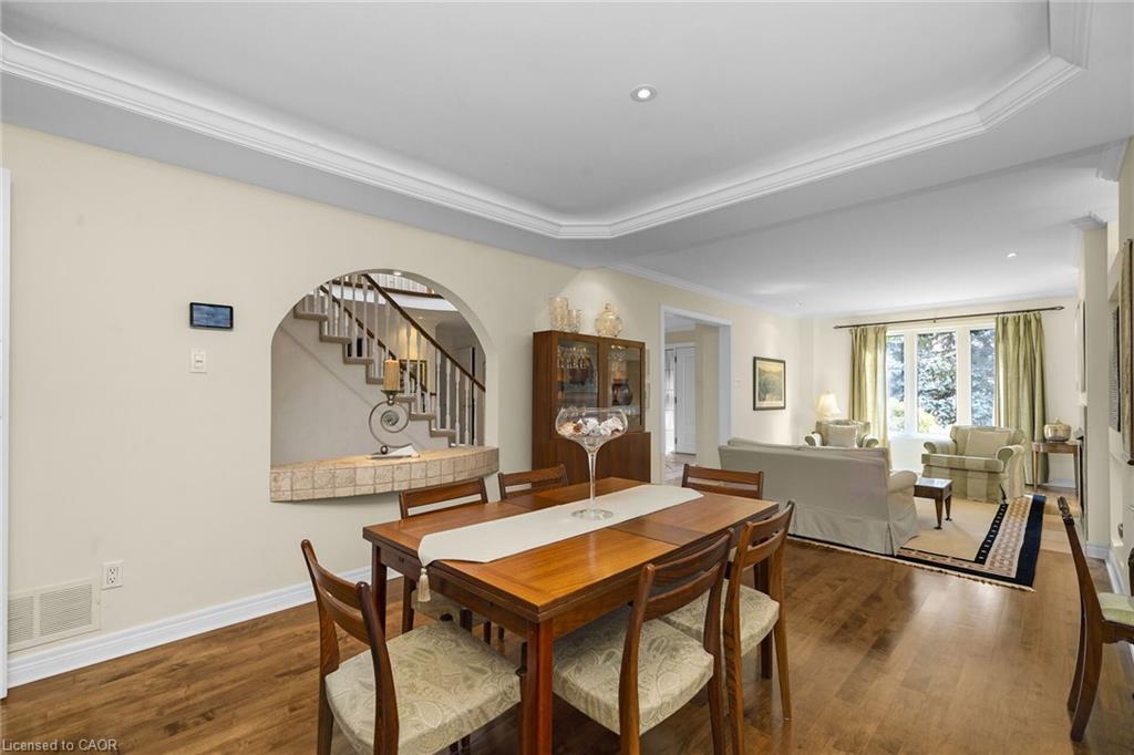 1574 Heritage Way, Oakville, ON - Indoor Photo Showing Dining Room