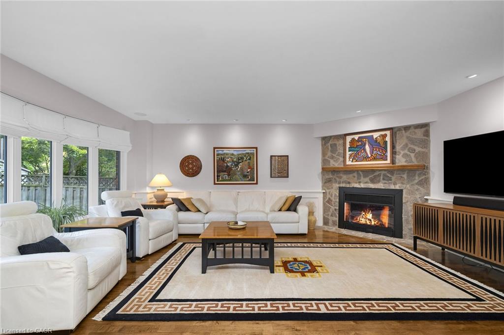 1574 Heritage Way, Oakville, ON - Indoor Photo Showing Living Room With Fireplace