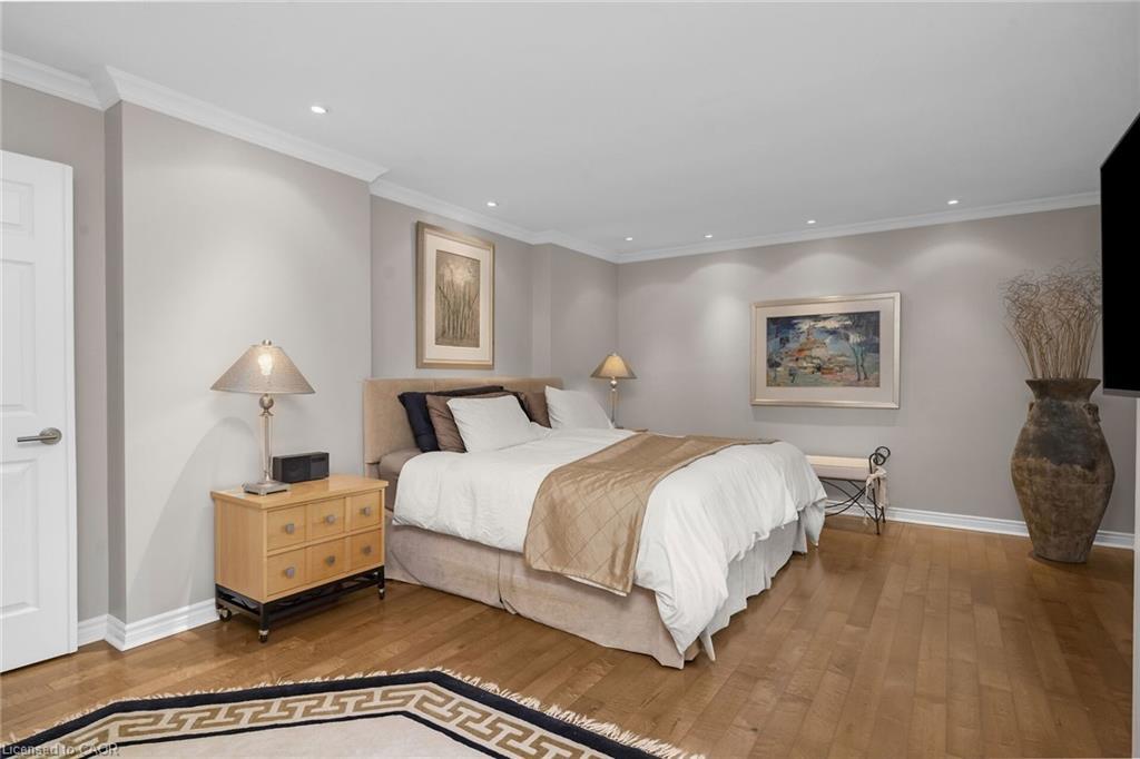 1574 Heritage Way, Oakville, ON - Indoor Photo Showing Bedroom